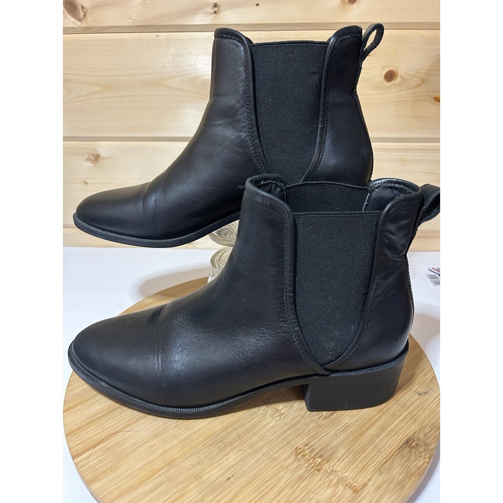 Steve Madden Dares Womens Sz 9.5 EUC Black Leather Slip On Booties Ankle Booties